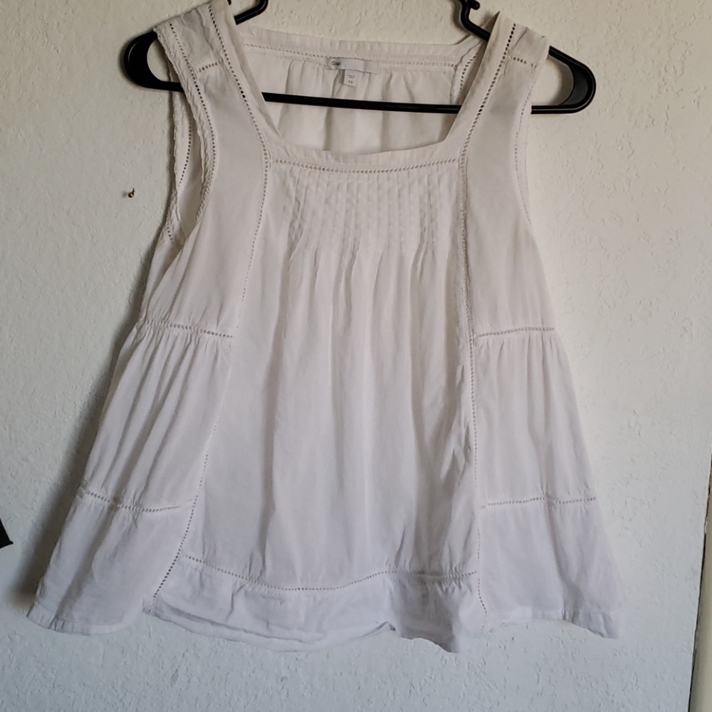 Pretty white cotton top
